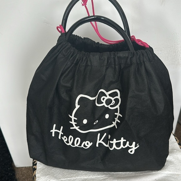 Hello kitty large Alma handbag with matching wallet - Picture 7 of 7